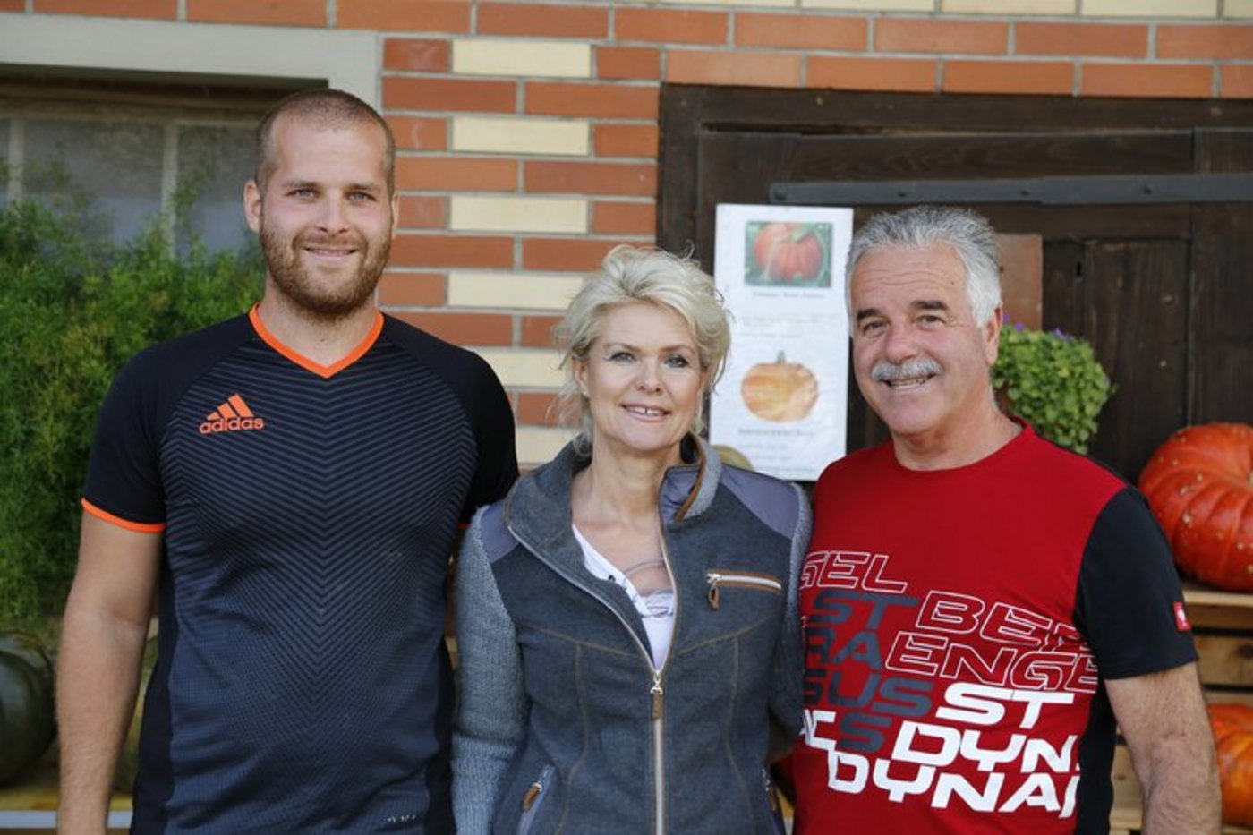 Sehen in der Nähe zur Stadt viele Vorteile: Tobias Lüscher (l.), Gaby Moser und Ueli Lüscher. (Bild LID)