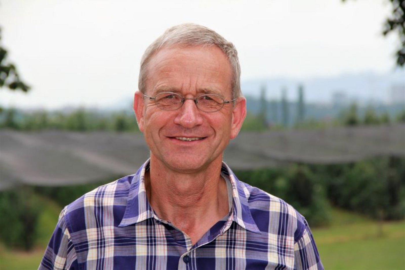 Die Berner Zeitung zur Laufbahn von Ernst Flückiger: «Vom Bschüttidoktor zum Wegweiser aus der Not». (Bilder lid)