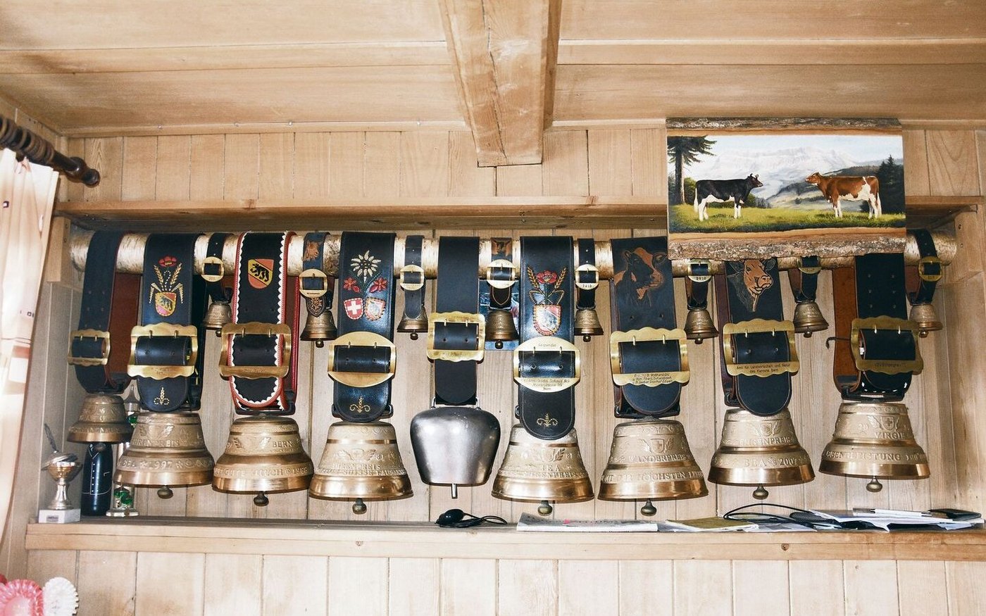 Die Glocken zeugen von Zuchterfolgen. Ausstellungen wie auch die Beständeschauen möchte man nicht missen.