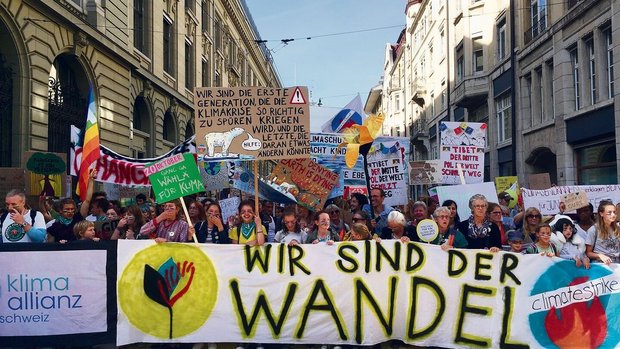 Der Druck der Klimab Der Druck der Klimabewegung zeigt Wirkung: Grosse Konzerne setzen sich ehrgeizige Klimaziele und suchen ihre Wertschöpfungsketten nach Reduktionsmöglichkeiten ab.