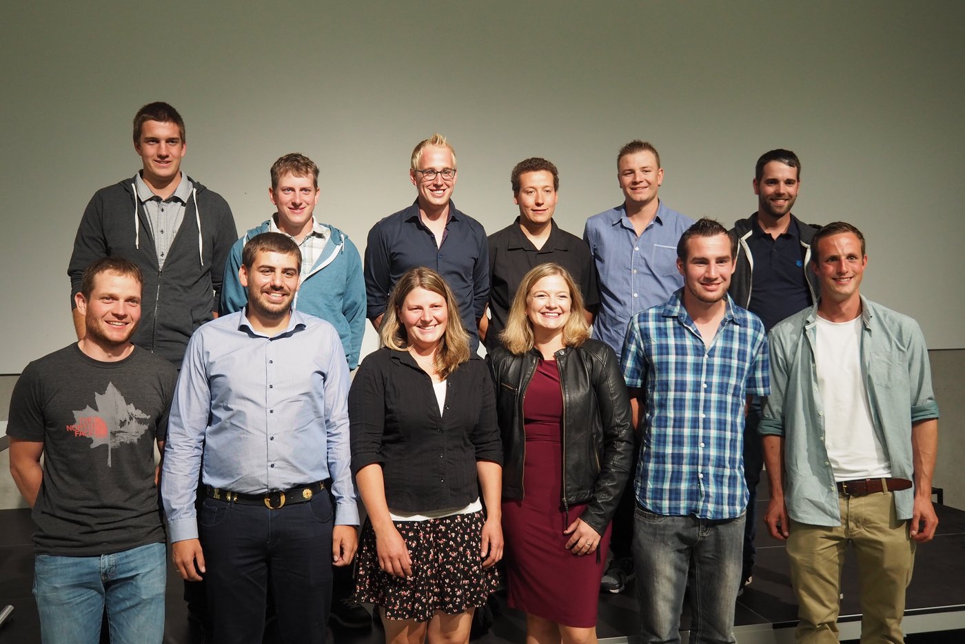 Diese jungen Damen und Herren haben sich in der Fachrichtung Landwirtschaft zu Betriebsleiter mit eidg. Fachausweis ausbilden lassen.