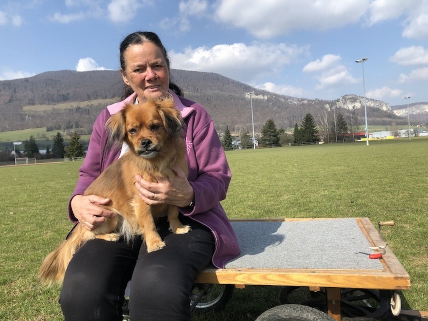 Anita Niesink und Luna: Die Hundetrainerin hatte früher einen Bernhardiner und kam so zum Wägelen.
