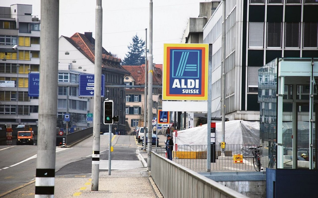 Beispiel Aldi: Gestartet als Hard-Discounter, passte sich das Unternehmen schnell dem Schweizer Markt an. 