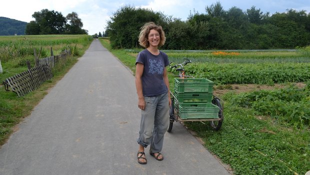 Ursina Eichenberger hat zusammen mit ihren Mitstreitern ein Projekt für solidarische Landwirtschaft in Dietikon ZH gestartet. (Bild jsc)