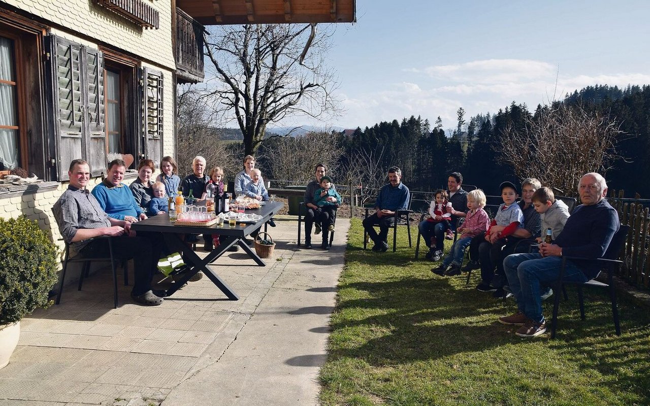 Die ganze Sache ist eine Familienangelegenheit: Nach der Arbeit folgt der gemütliche Teil.