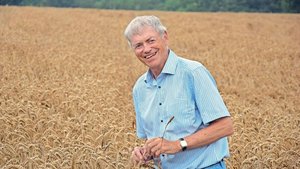 Heute beschäftigt sich Hans Winzeler mit der Entwicklung von Sortenmischungen für IP-Suisse. In der DDR war deren Anbau Standard.