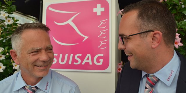 Haben gut lachen, die Suisag ist auf Kurs: Präsident Jürg Barmettler (links) und Geschäftsführer Matteo Aepli nach der 21. Generalversammlung.  (Bild aem)