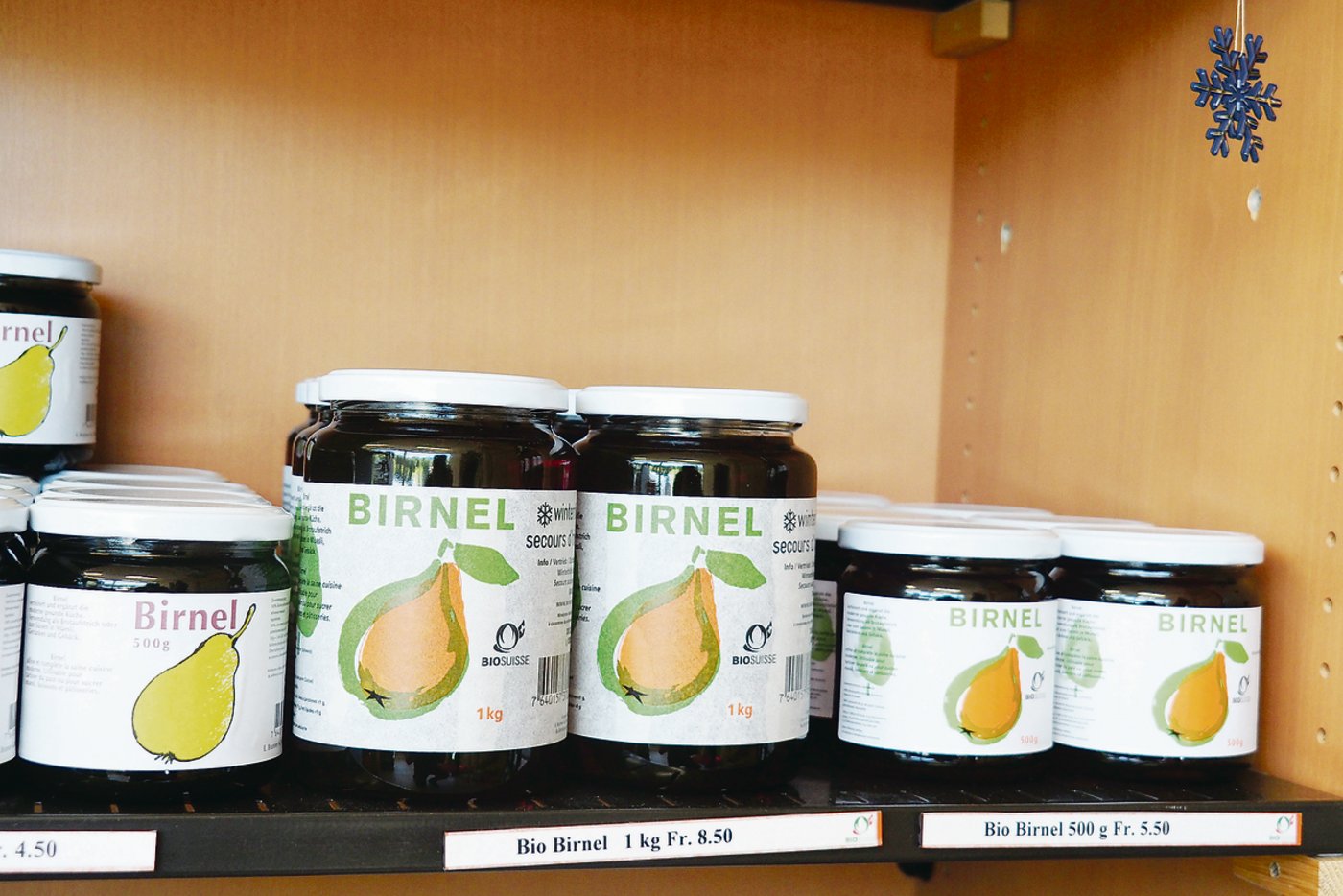 Die E. Brunner AG stellt in Steinmaur seit den 50er-Jahren den  Birnendicksaft Birnel her.