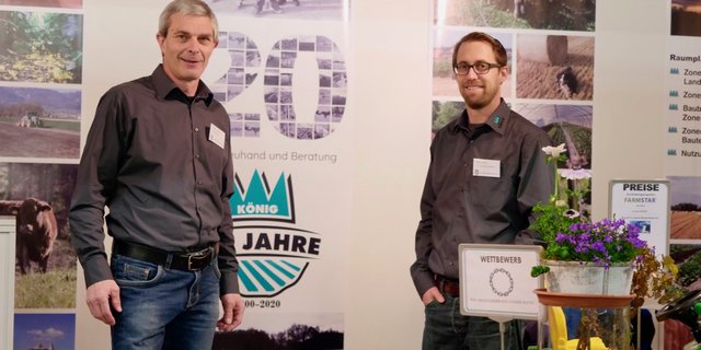 Die König Treuhand AG aus Iffwil feiert das 20-jährige Jubiläum. Andreas König (l) und Marcel Räz. Bild: Martina Rüegger