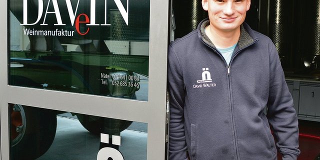 Der Weintechnologe David Walter hat sich in seinem Elternhaus den Traum vom eigenen Weinkeller erfüllt.(Bild Thomas Güntert)