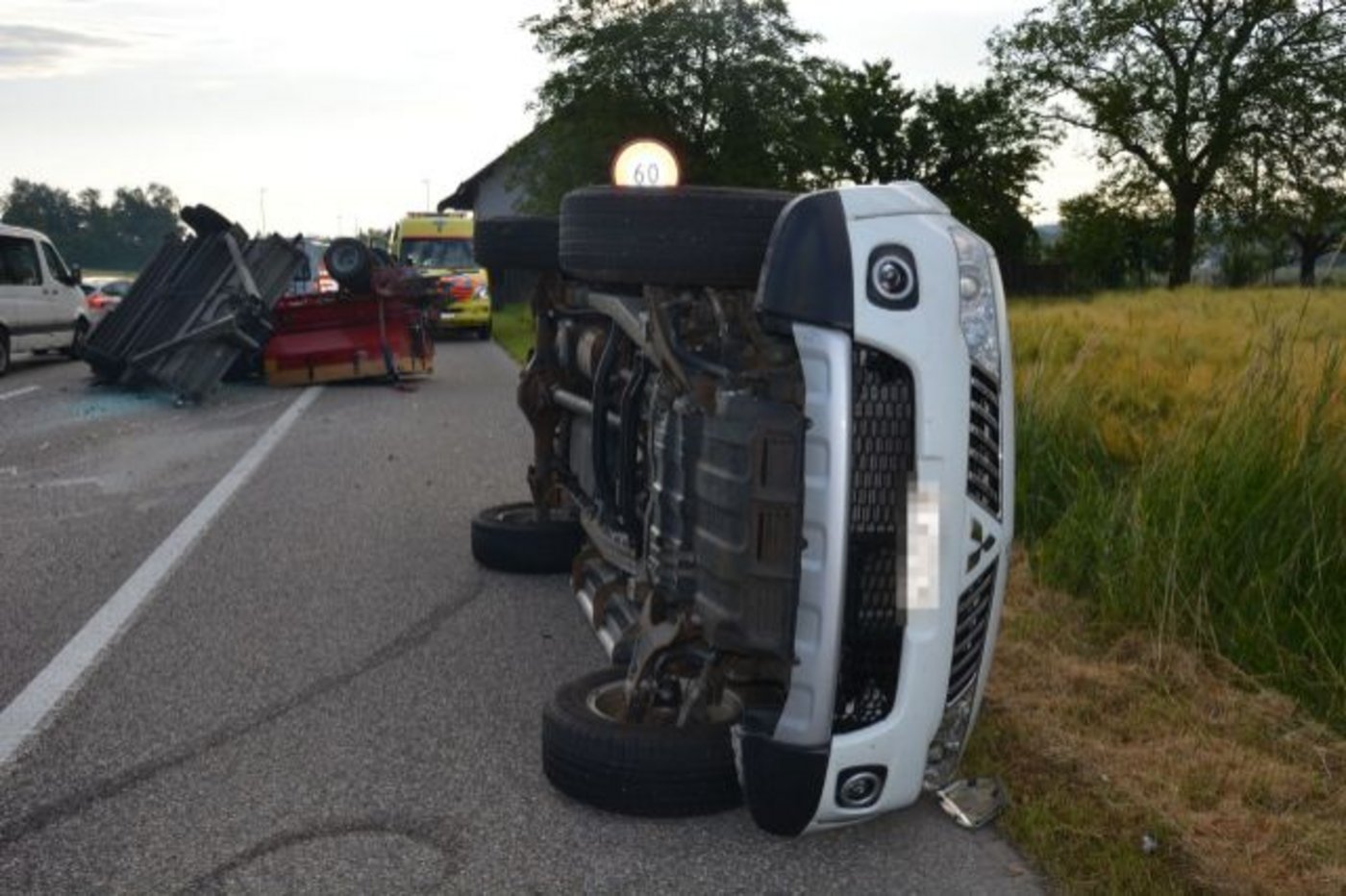 Plötzlich gelang der Lenker mit seiner Kombination ins Schleudern und kippte auf die Seite. Beim Unfall gab es keine Verletzten, wie die Kantonspolizei Solothurn mitteilt.