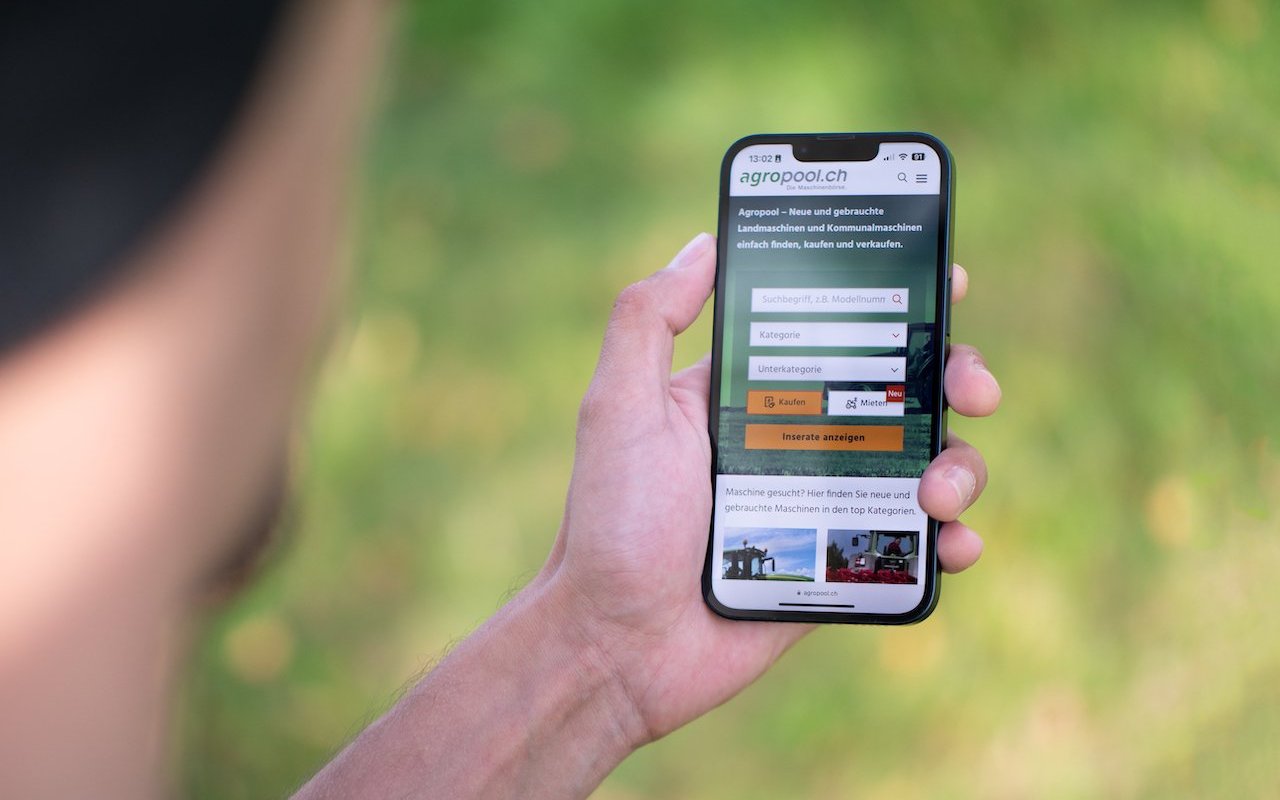 Auf agropool.ch lassen sich Landmaschinen einfach und schnell ausschreiben, aber auch finden und kaufen. 