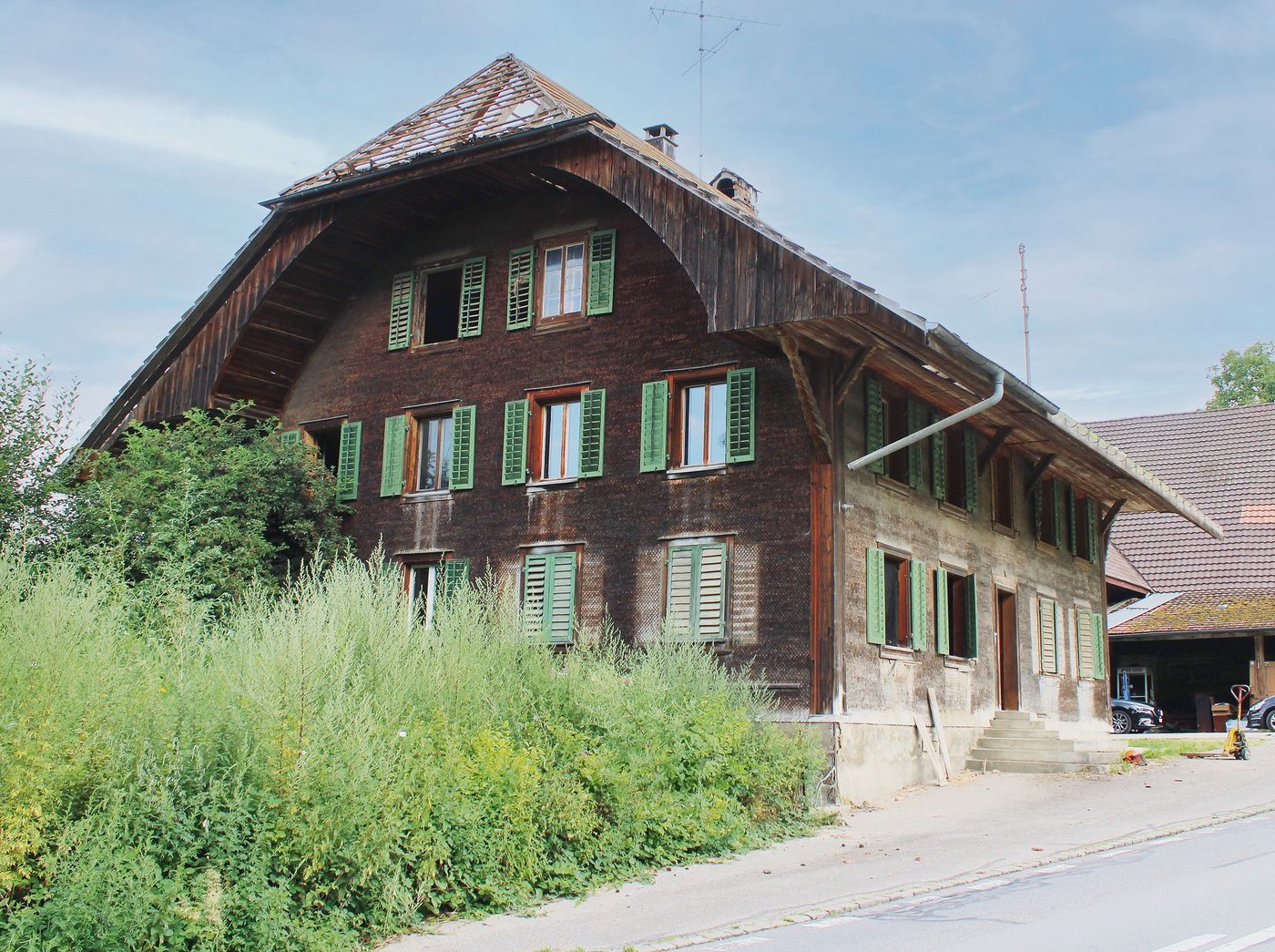Das alte «erhaltenswerte» Bauernhaus der Familie Bucheli konnte schliesslich doch ersetzt werden.