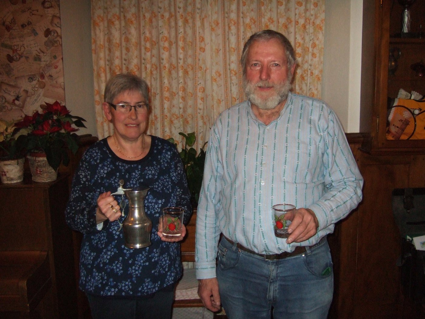 Die besten Süssmoster: Anni Küchler und Theodor Ambauen (auf dem Bild fehlt Peter Burch). (Bild Paul Küchler)