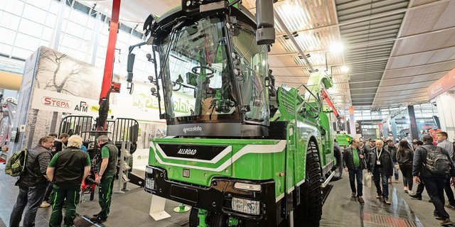 Gerade in der Forst- und Kommunaltechnik gibt es nicht nur Neuheiten, sondern durchdachte Weiterentwicklungen von bekannten Maschinen. 