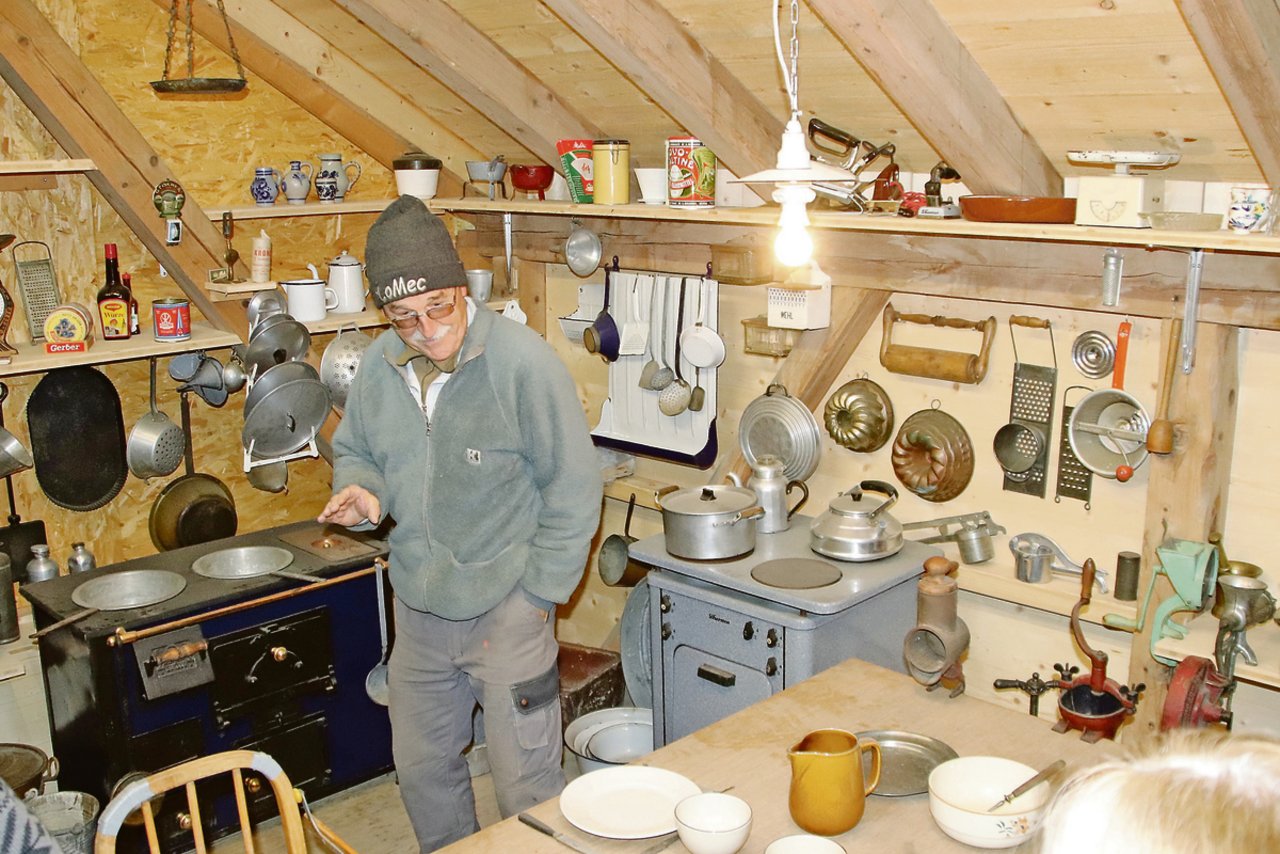 Eine umfassende Sammlung zeigt auf, wie noch vor einigen Jahrzehnten die einfachen Küchen mit ihren Arbeits- und Hilfsgeräten ausgesehen haben.