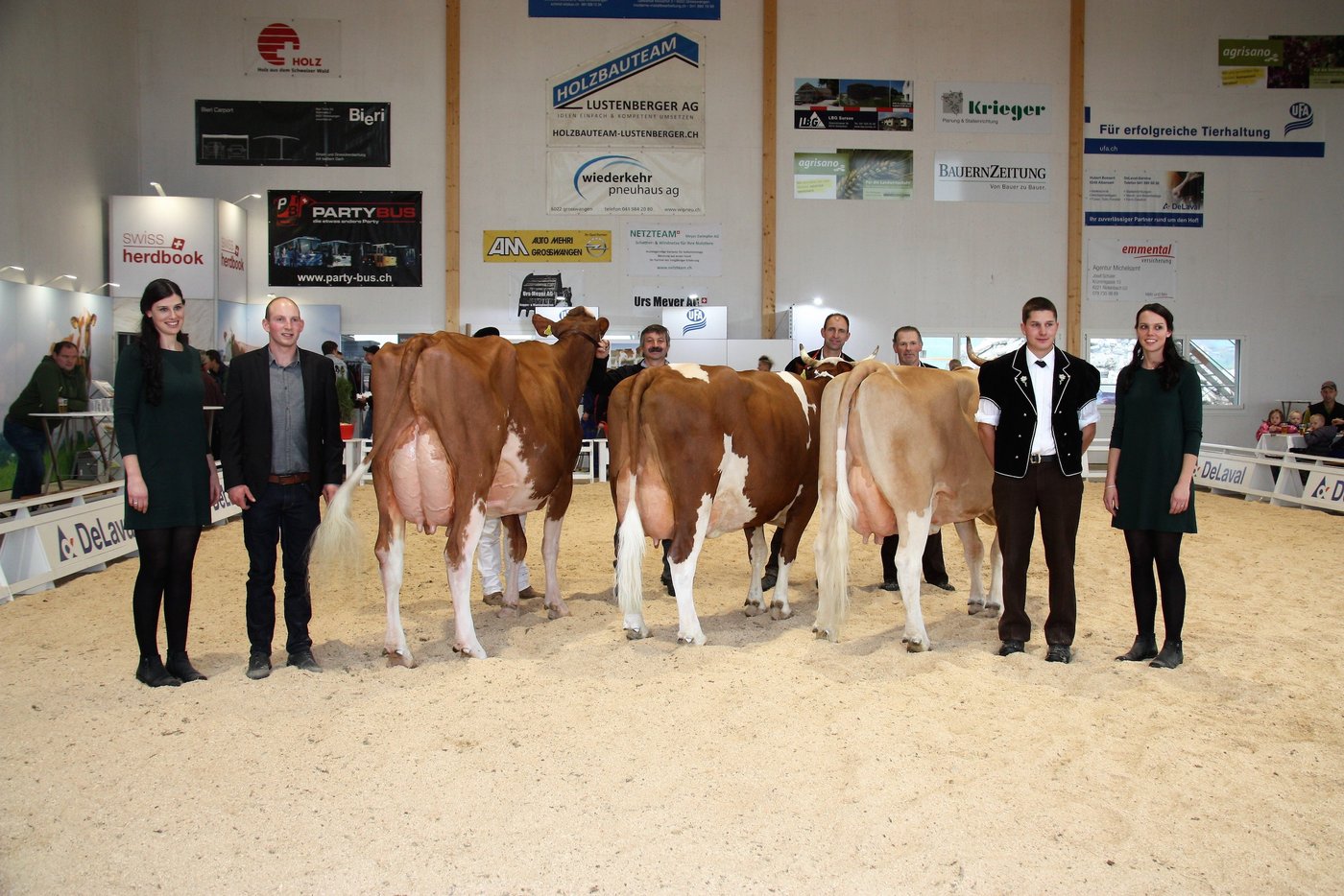Die Parade der Championnes (v. l. n. r.): Bella, Anton Felder, Marbach; Piana, Walter Schnider, Flühli; Dubai, Martina und Willy Birrer, Luthern.