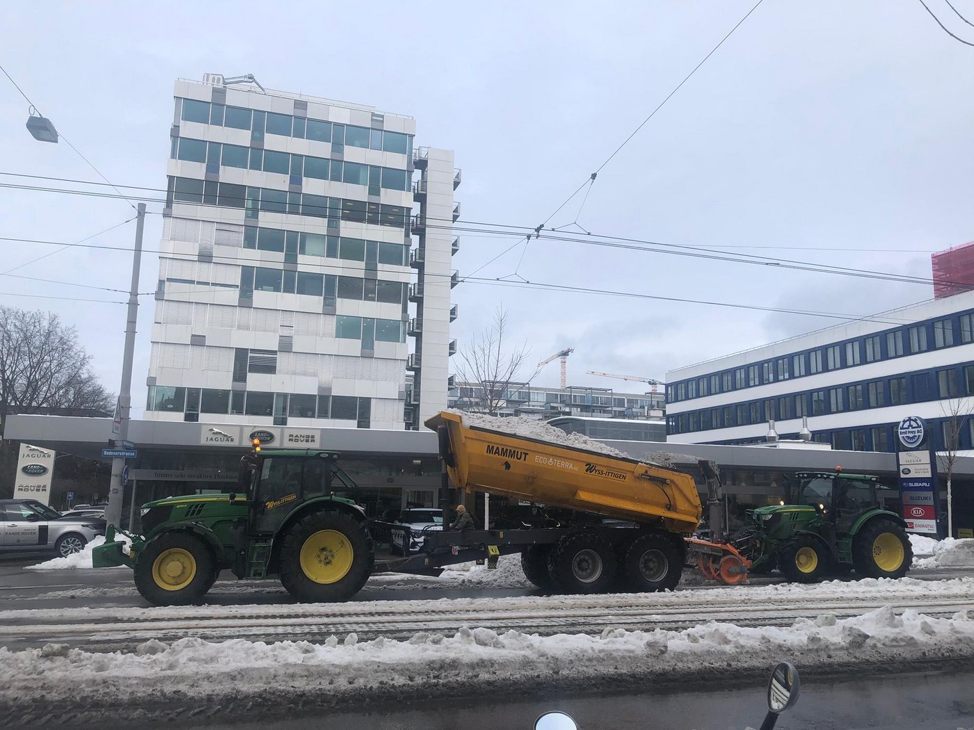 Den örtlichen Unternehmen fehlte die Kapazität zum Räumen der Stadt. Daher war die Berner Hilfe willkommen.