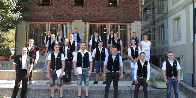 Insgesamt haben 23 junge Leute die Abschlussprüfung bestanden. (Bild Inforama Rütti)