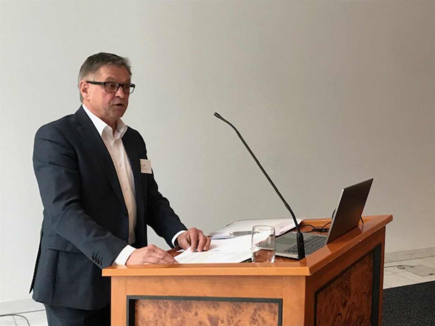 Festredner Isidor Baumann kritisierte die geplante weitere Extensivierung und Ökologisierung mit AP 22+. (Bild akr)