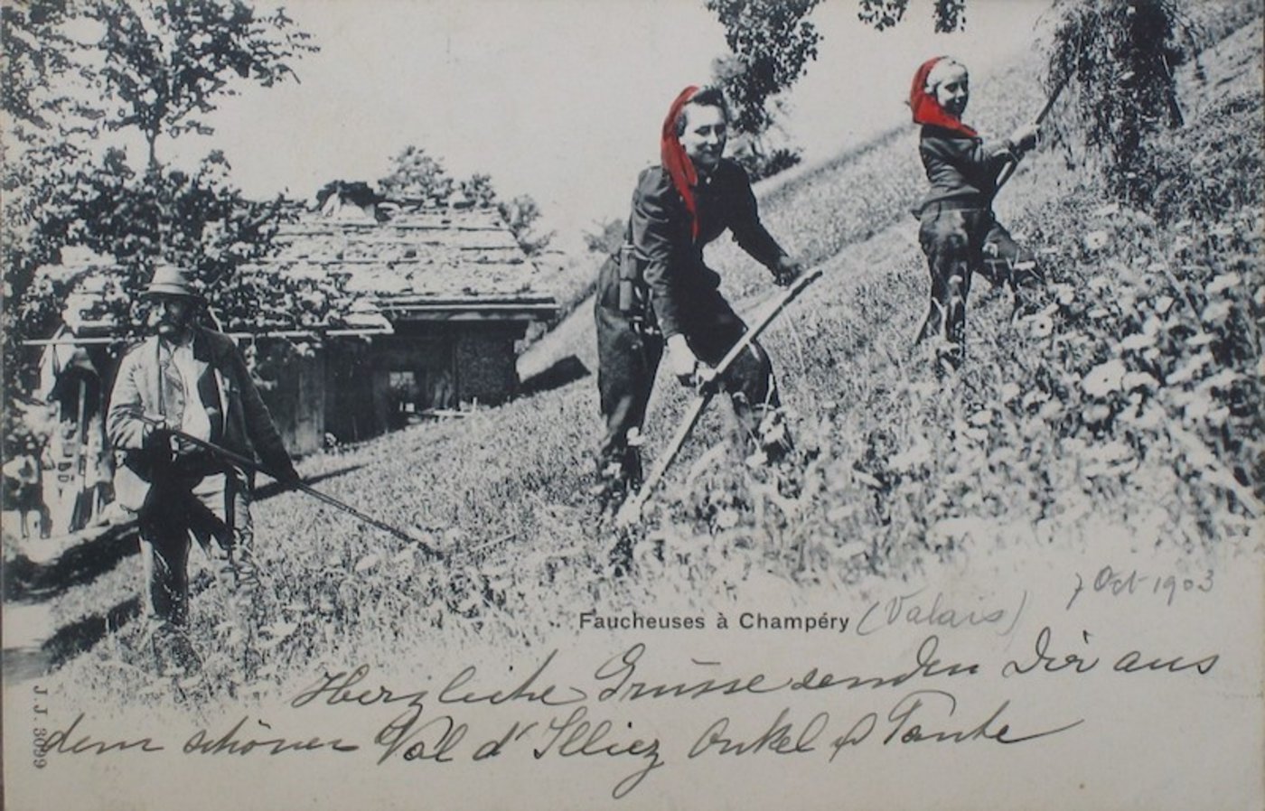 Postkartengrüsse von 1903 mit den damals Aufsehen erregenden Heuerinnen in Hosen. (Bild ETH-Archiv Zürich)