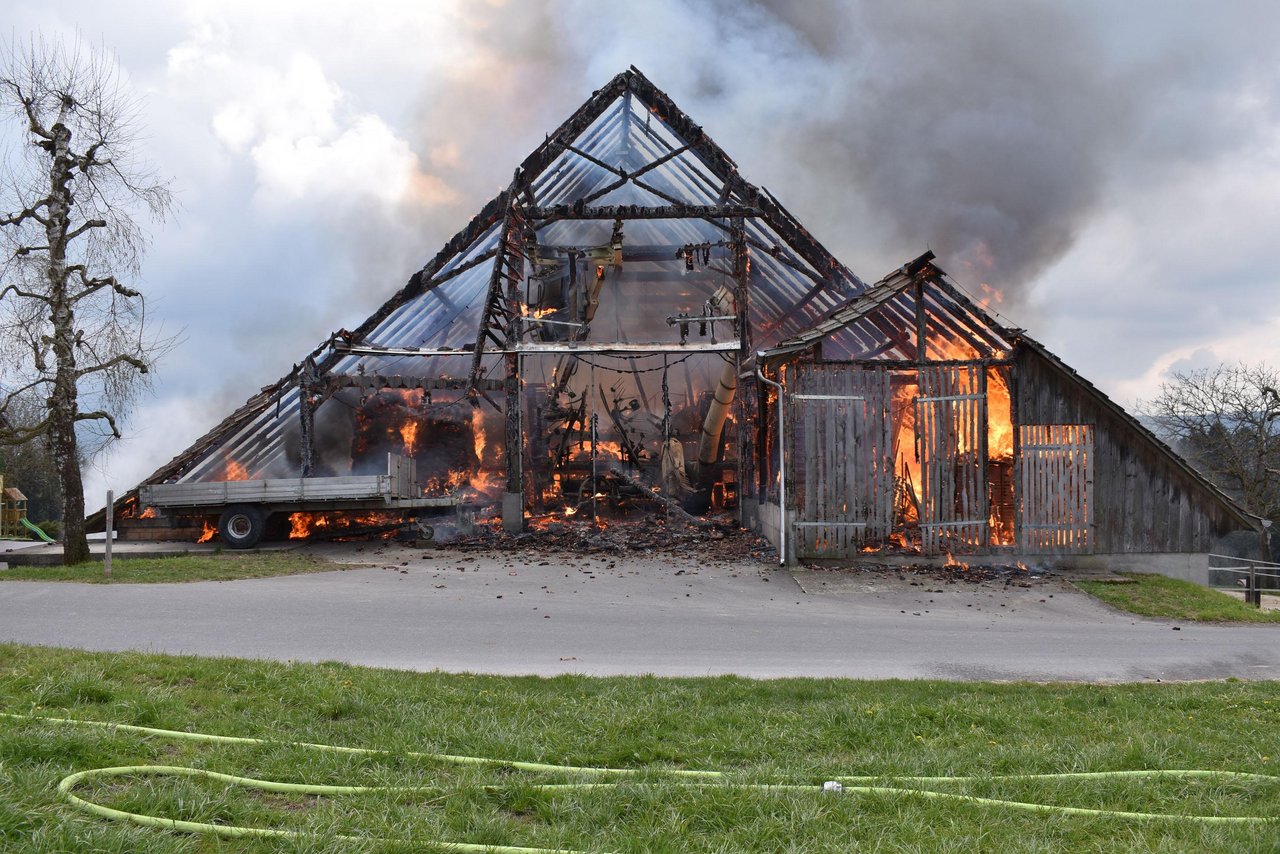 Die Scheune in Ruswil brannte komplett nieder. (Bilder Staatsanwaltschaft Luzern)