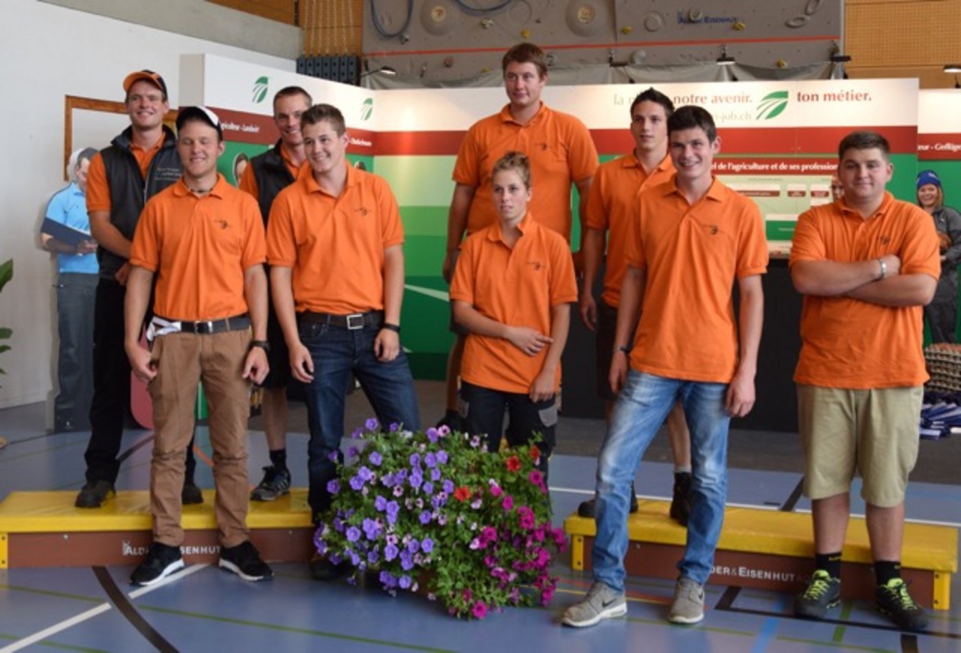 Die neun Finalisten bei den Landwirten: Marcel Ackermann, Michael Abächerli, Michael Messerli, Patrick Wampfler, Christelle Oppliger, Anselm Stampfli, Christian Schüttel, Philipp Stocker und Noé Cattin. (Bild jba)