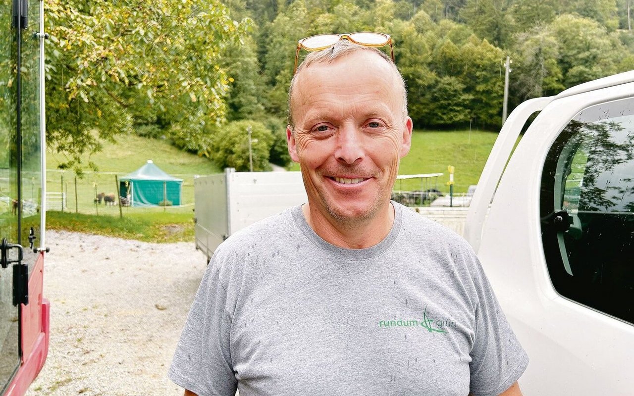Marcel Lusti ist Bioeierproduzent und bewirtschaftet den Leimbihof am Stadtrand von Zürich.