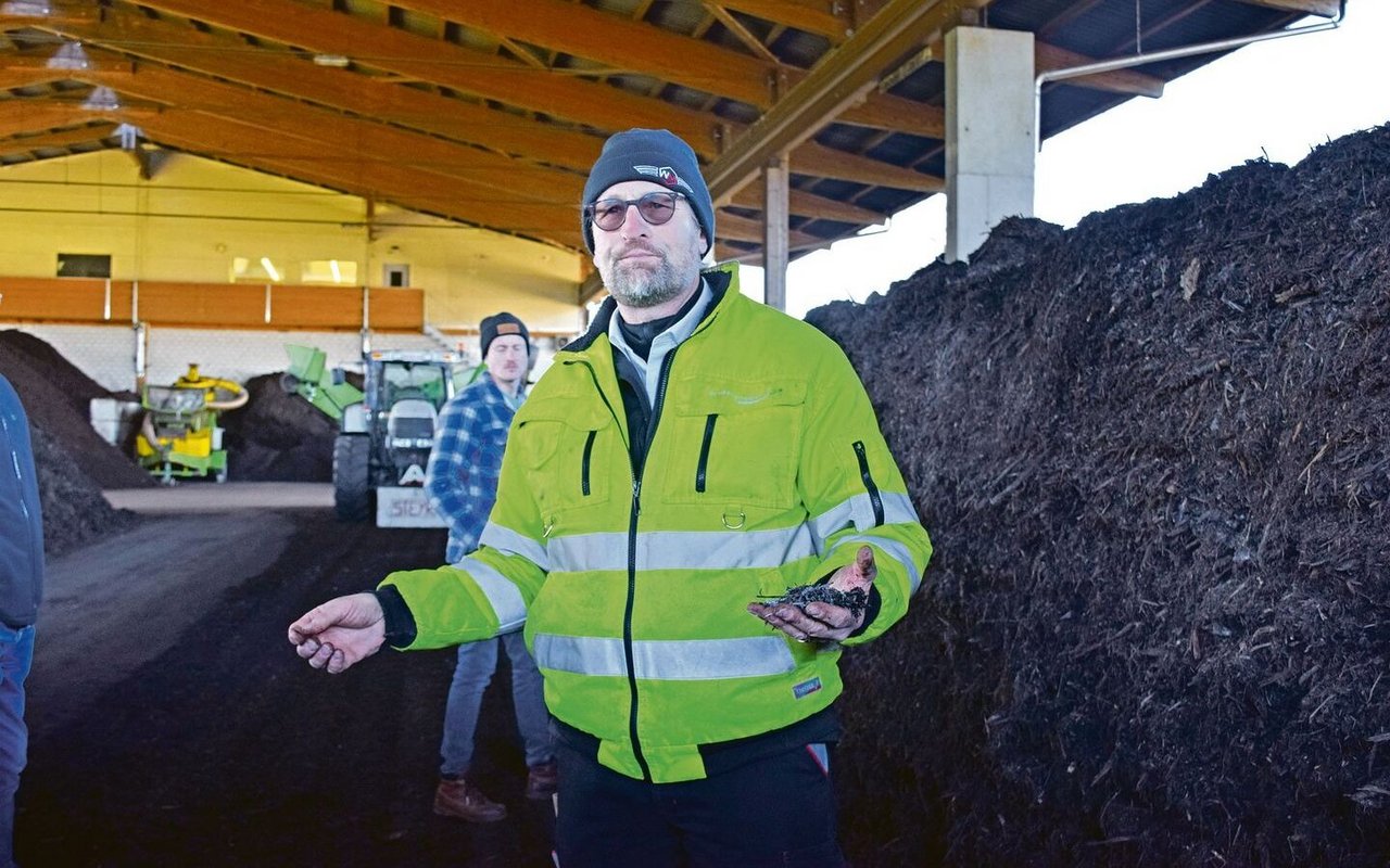 Betriebsleiter Joe Santo ist seit 30 Jahren in der Kompostierung tätig. Seit drei Jahren stellt er Kompost in Bioqualität her.