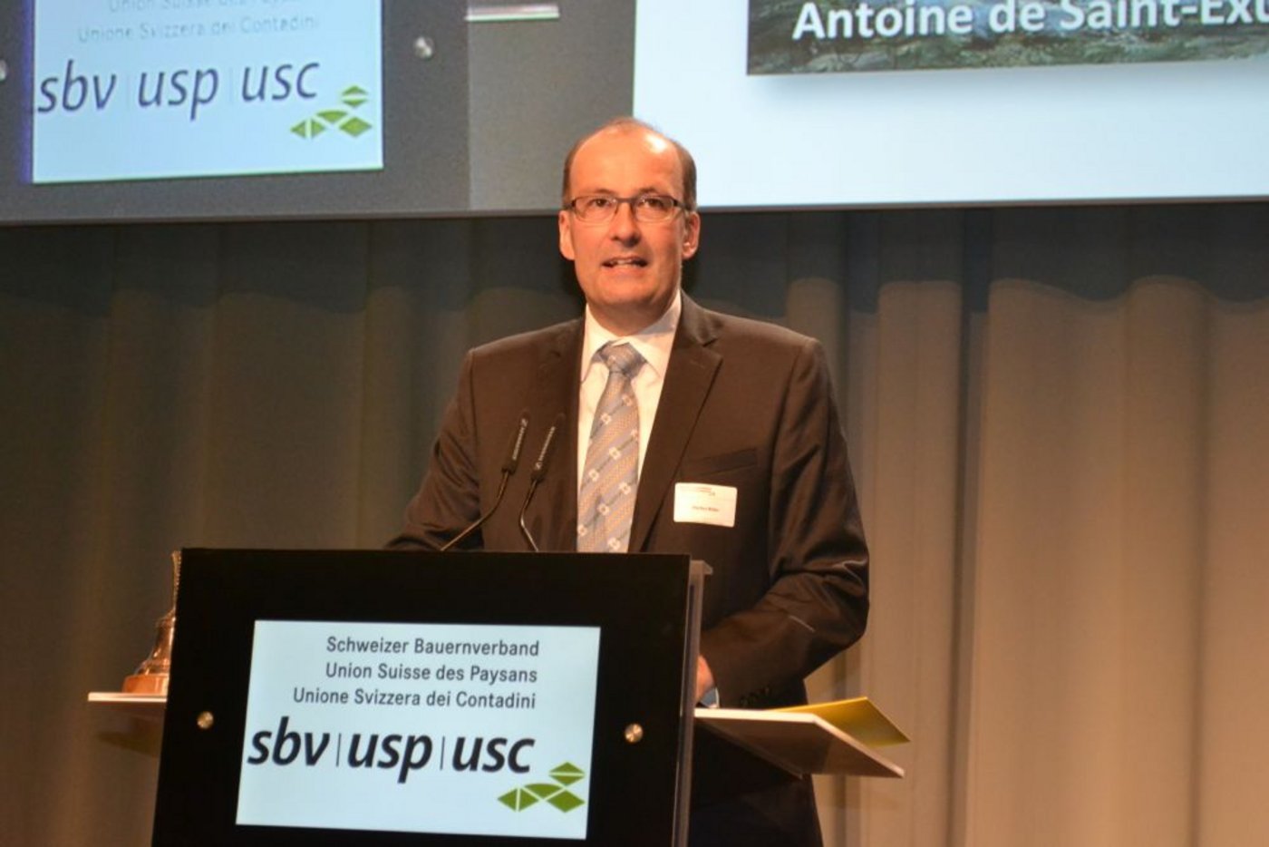 Der Schweizer Bauernverband soll den Kurs des agrarpolitischen Schiffes bestimmten. Dieses Ziel unterstrich «Kapitän» Markus Ritter in seiner Eröffnungsrede vor den Delegierten. Eine Resolution ... (Bilder: Jeanne Woodtli)