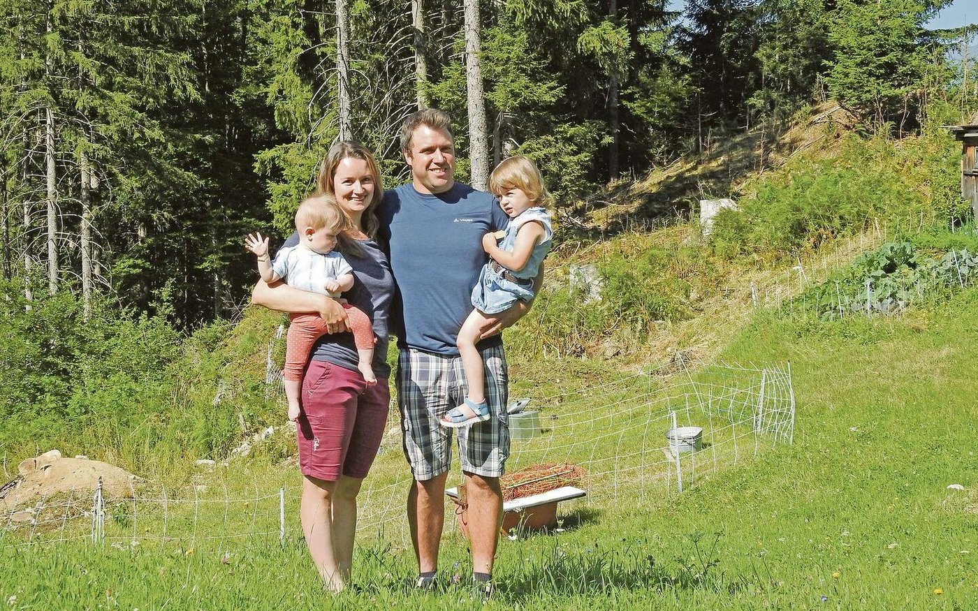 Rolf und Martina Kehrli bewirtschaften 43 Hektaren in den Bergzonen III und IV. 