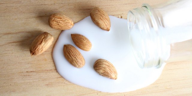 Bei fast allen getesteten Getränken fällt die landwirtschaftliche Produktion in Sachen Umweltbelastung am stärksten ins Gewicht. Nur im Fall von Mandeldrink ist der Transport zahlenmässig wichtiger. (Bild Pixabay) 