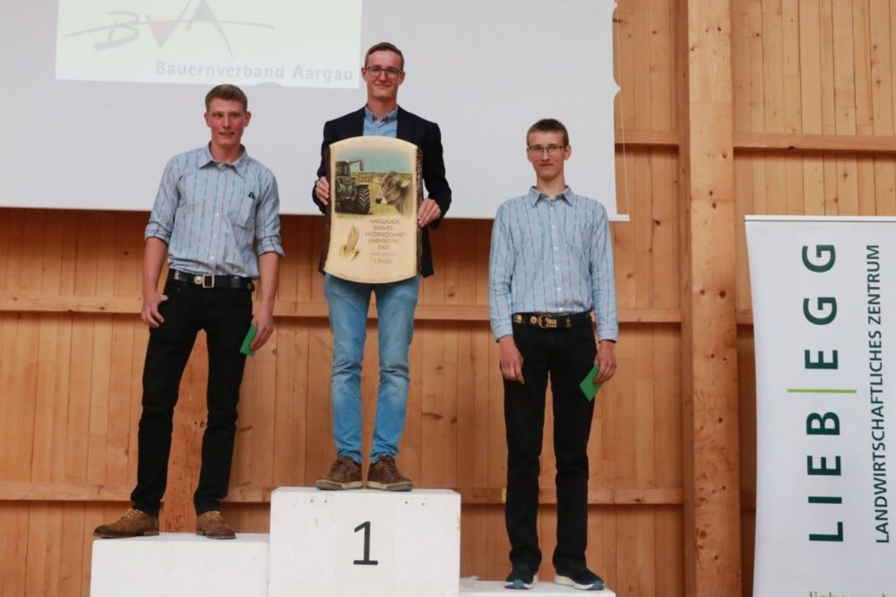 Das Podest der Aargauer Berufsmeisterschaft: Sieger Severin Knüsel, Jonathan Frauchiger auf Rang zwei (links) und Fabian Peter auf Rang drei. (Bild Ruth Aerni)