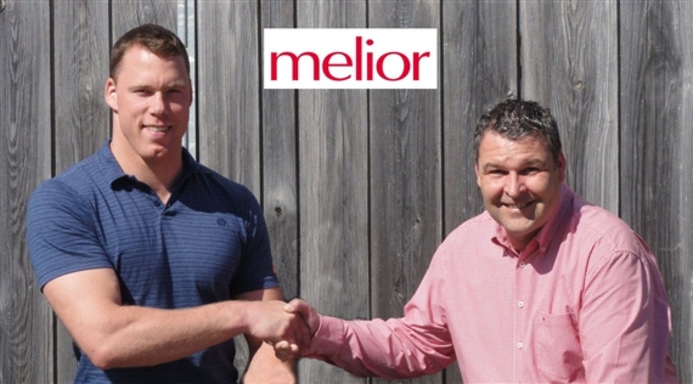 Melior-Botschafter und Schwingerkönig Matthias Sempach (links) mit Geschäftsführer Hansueli Christen. (Bild: zVg) - 