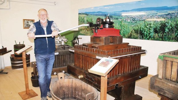 Mit viel Herzblut und Leidenschaft hat Erwin Gasser die verschiedenen Weinpressen restauriert.