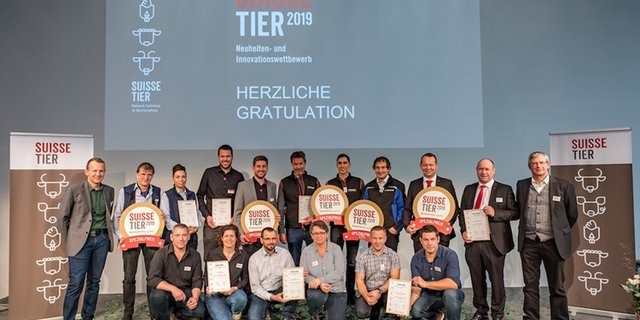 Matthias Schick (r.) bei der Verleihung des Innovationspreises 2019. Der Gastautor ortet grosse Innovationskraft in der Landwirtschaft. (Bild zVg)