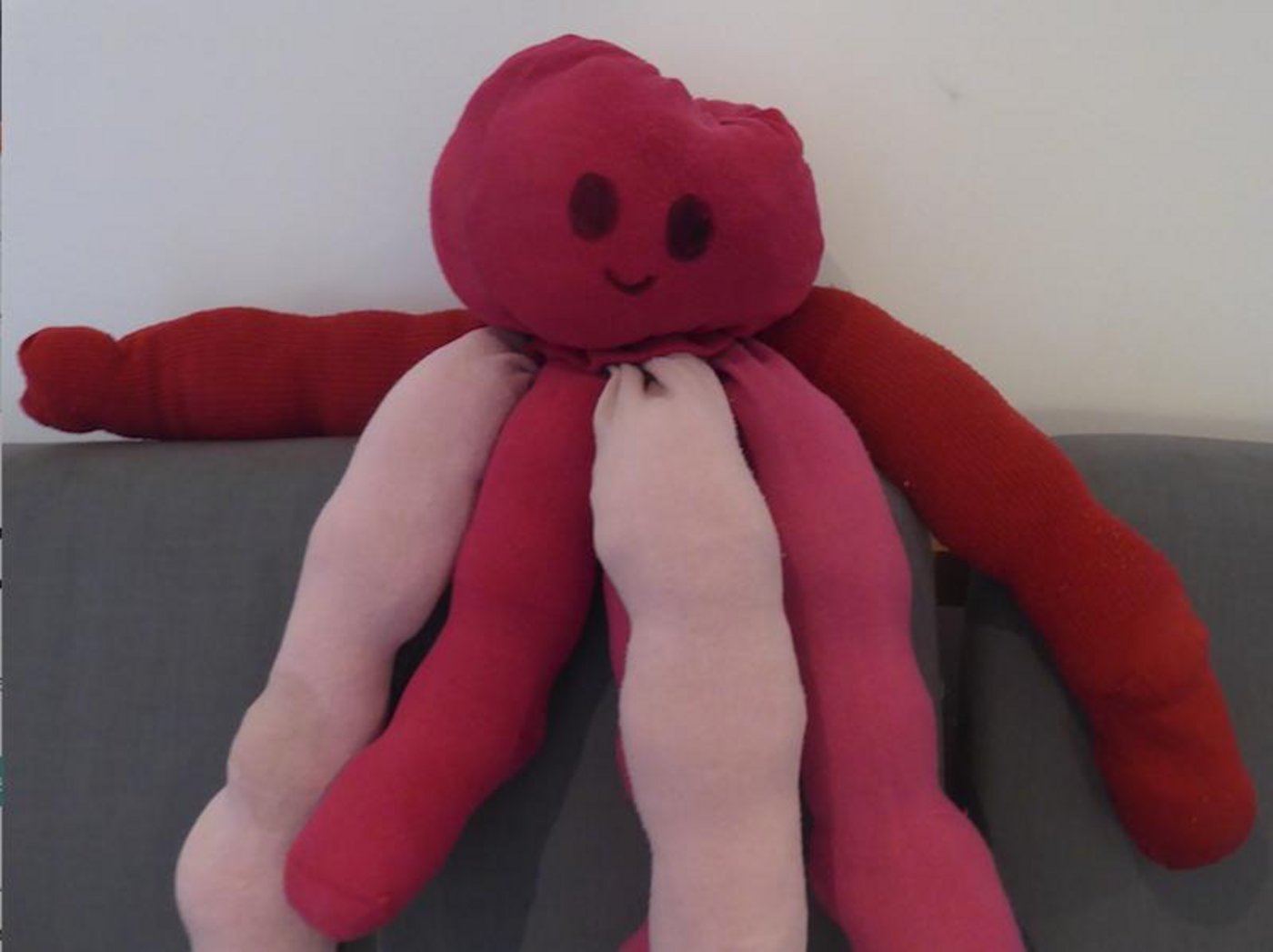 Lustiger Tintenfisch aus alten Strumpfhosen. (Bilder Sigrid Tinz)