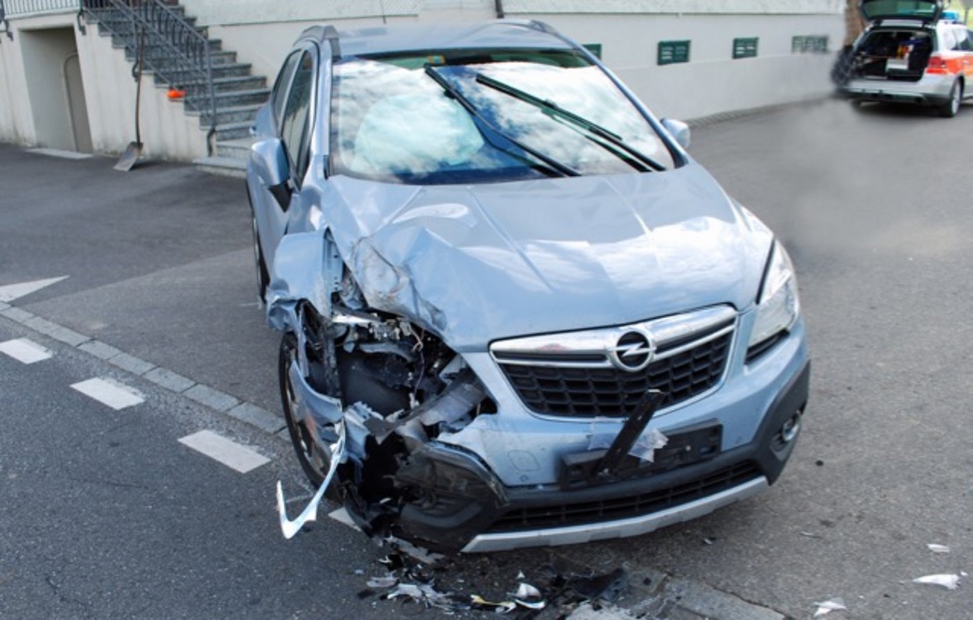 Am Auto entstand Totalschaden. (Bilder Kapo LU)