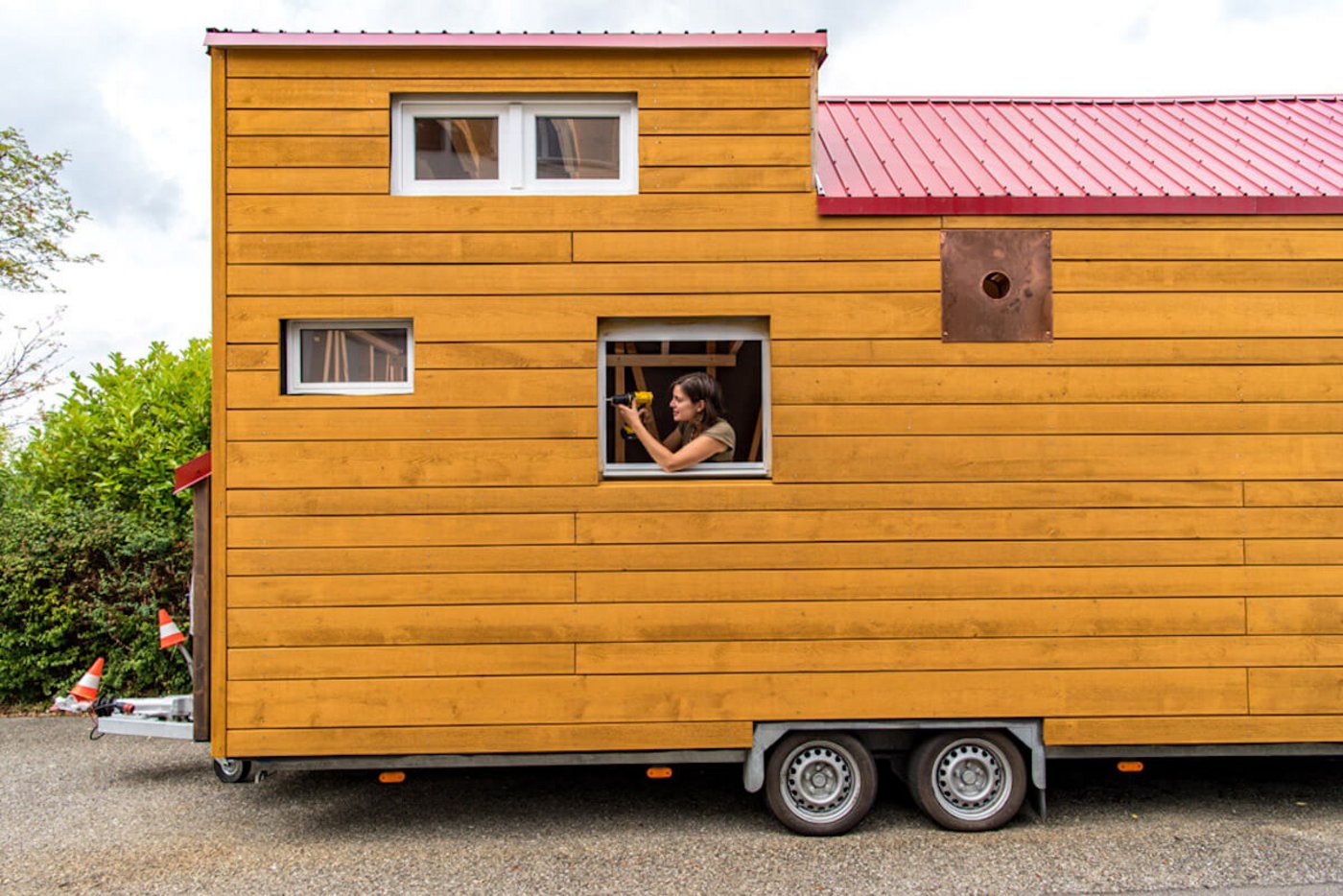 Das Grundwissen für den Bau des Tiny houses eignete sich Fiona Bayer in einem Jahr Vor-Recherche an. (Foto: Marion Nitsch)