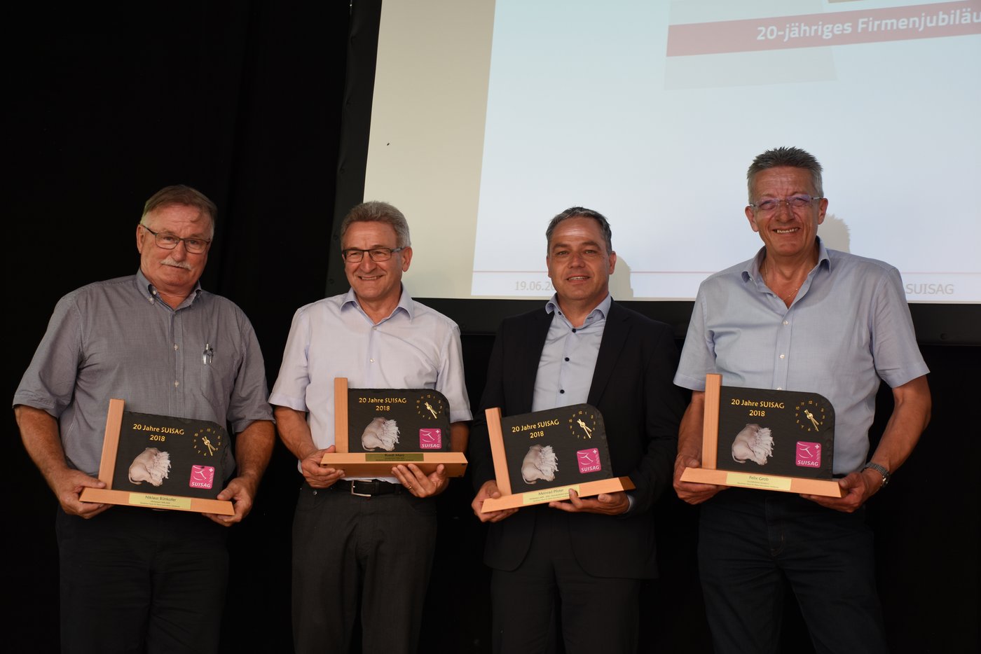 Haben die Suisag mitgeprägt (v. l. n. r.): Niklaus Bütikofer (langjähriger Präsident Suisag), Ruedi Mani (langjähriger Geschäftsführer Suisag), Meinrad Pfister (ehemals Suisag-Präsident, heute Suisseporcs-Präsident) und Felix Grob, Geschäftsführer Suisseporcs.  (Bilder Suisag)