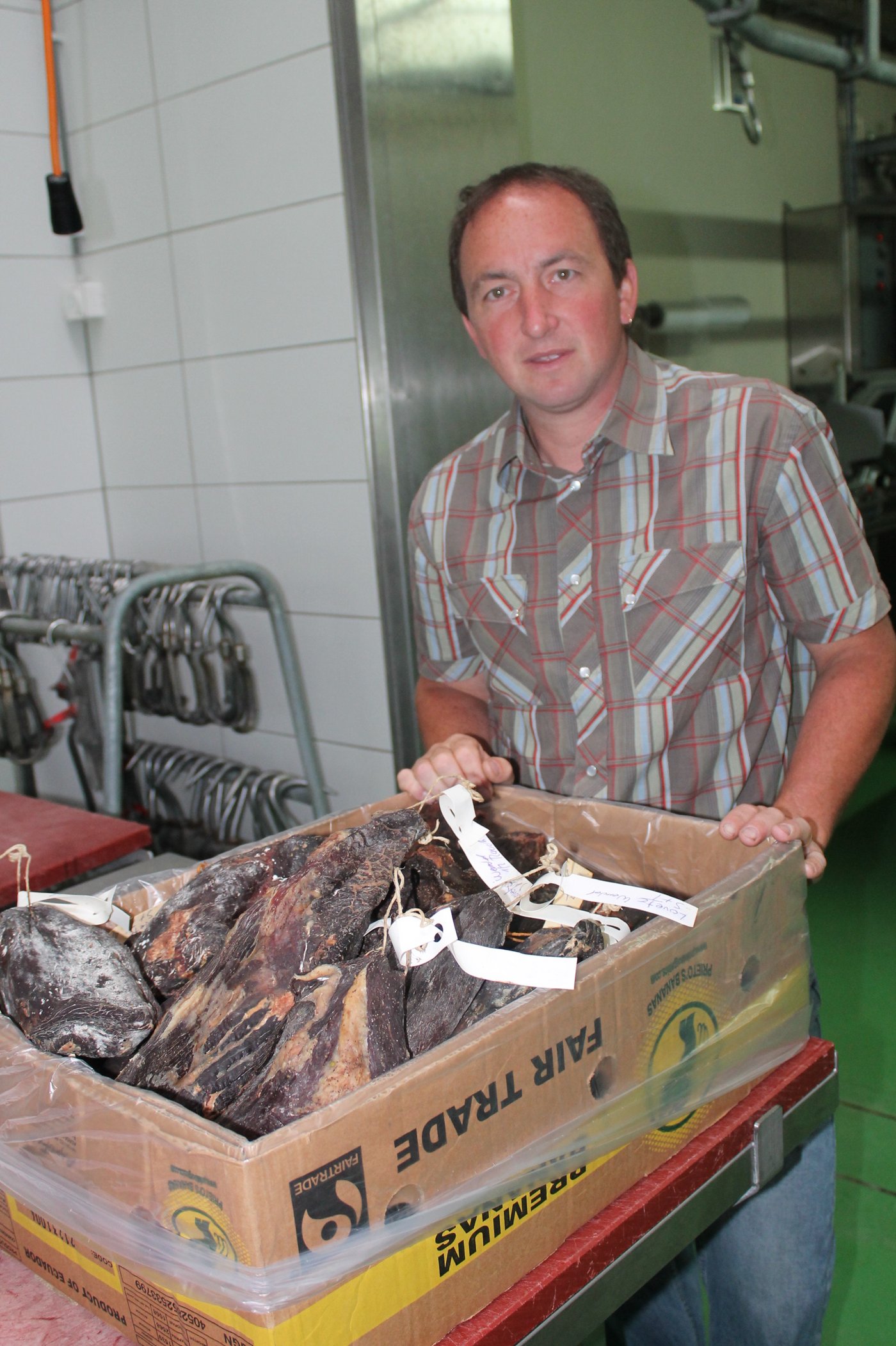 ...und holt sein getrocknetes Geiss-Fleisch gleich selber ab.