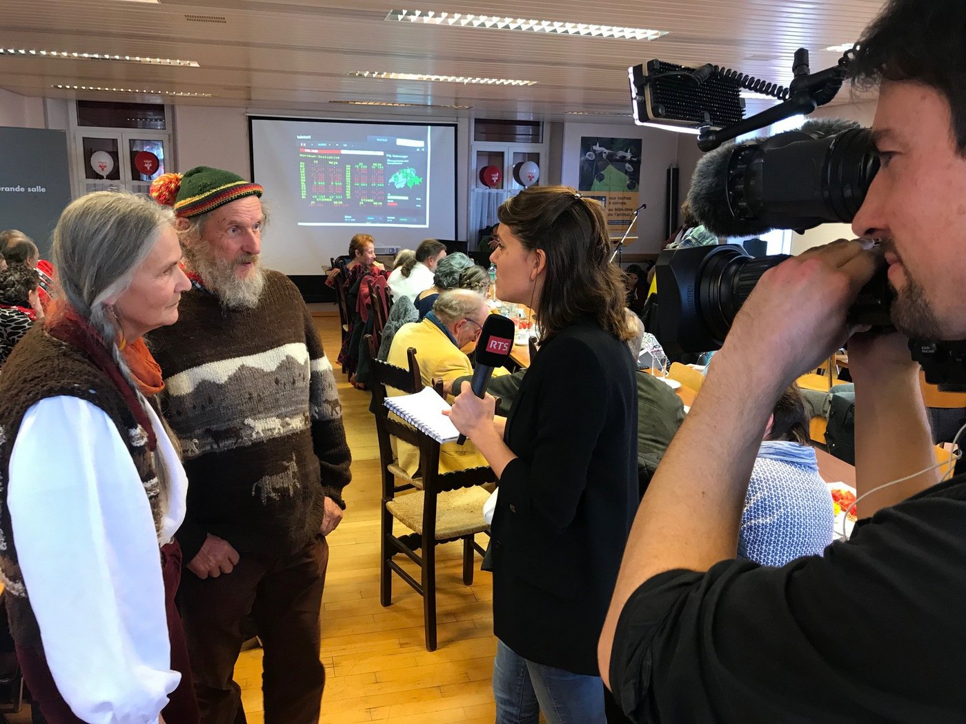 Lässt nicht locker: 2018 unterlag Armin Capaul (hier mit seiner Frau Claudia) mit der Hornkuh-Initiative an der Urne nur knapp. (Bild akr)