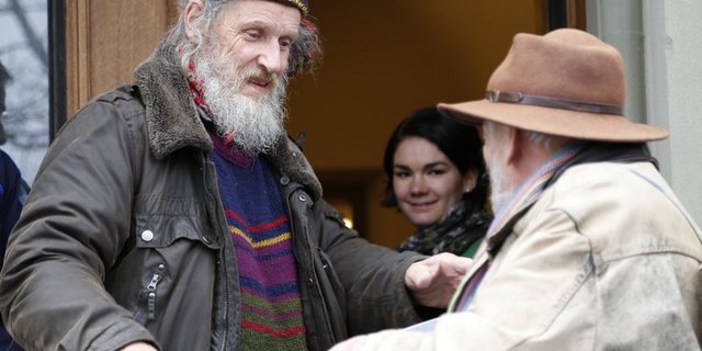 Armin Capaul, hier bei der Eingabe der Hornkuh-Initiative vor zwei Jahren. (BIld lid/ji)