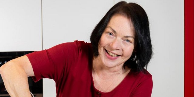 Silvia Bossard produziert mit ihrer Firma Tagora Schweizer Safran (Foto: Miriam Kolmann)