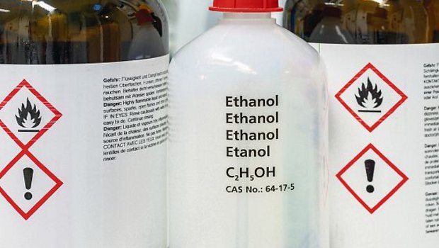 Ethanol findet in der Medizin verschiedene Verwendung. Zurzeit ist die Schweiz auf Importe angewiesen, was als nicht krisensicher angesehen wird. (Bild Bundesamt für wirtschaftliche Landesversorgung)