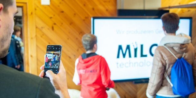 Der Schweizerische Milchwirtschaftliche Verein und zugewandte Organisationen (unter anderem Fromarte) organisierten die ersten Swiss-Skills der Milchtechnologen in Flawil SG, die am Samstag stattfanden. Ziel der Veranstaltung war es, potenziellen Lernende