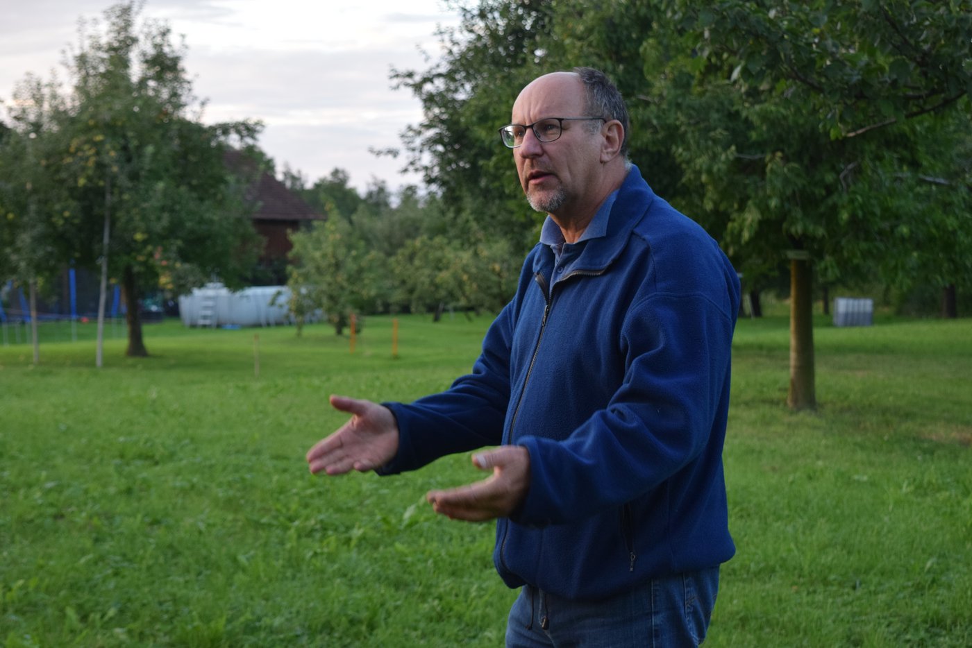 Urs Müller ist seit 30 Jahren Obstbauberater am BBZ Arenenberg. In seiner Freizeit geht er seinem Hobby, der Pomologie, nach und bestimmt vor allem Birnensorten.