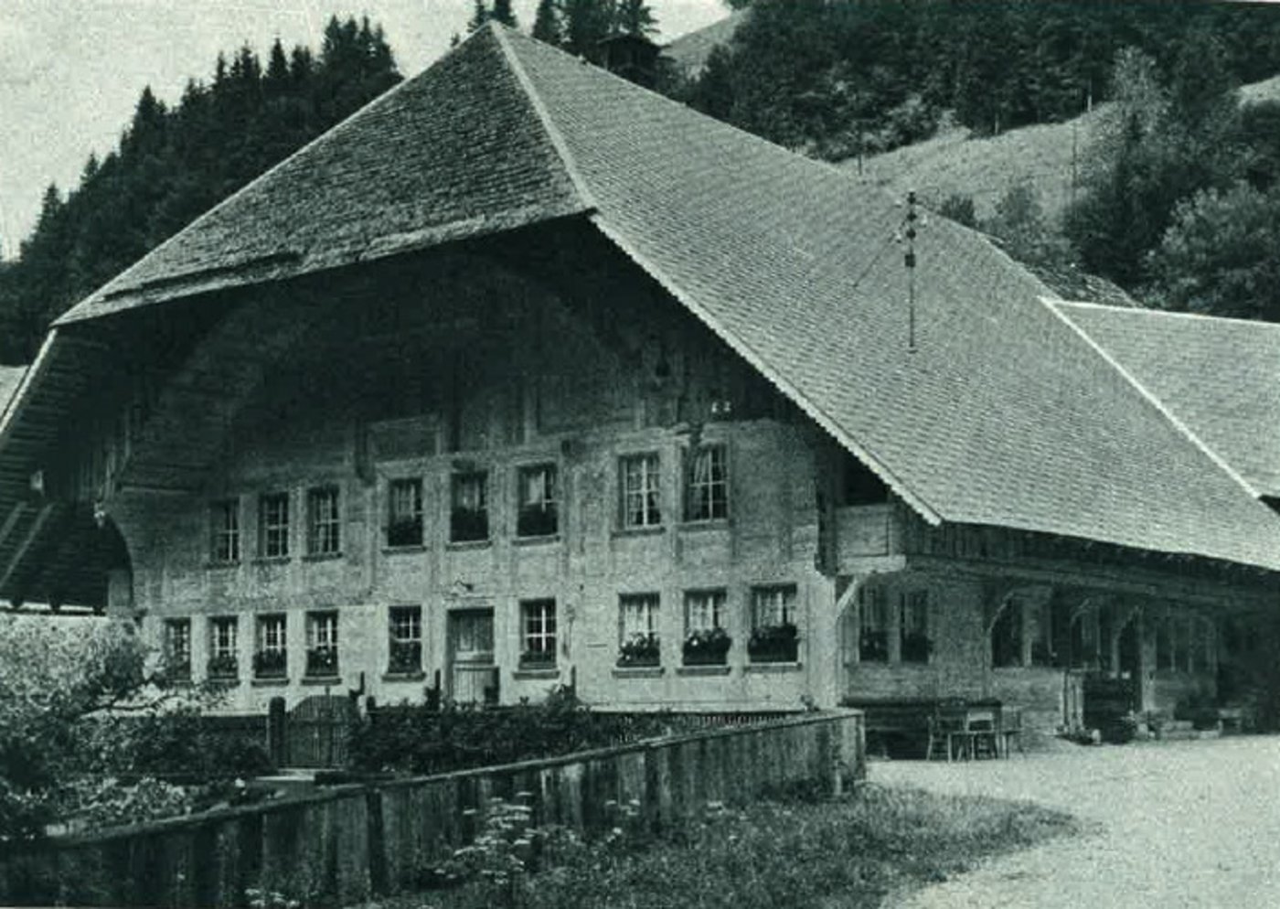 Das Emmentaler Bauernhaus weist gewisse Ähnlichkeiten auf. (Bild Schweiz. Milchkommission)