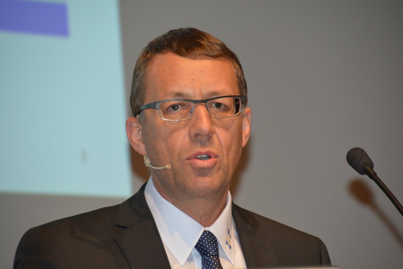 Die negativen Meldungen vom Milchmarkt überwiegen noch immer: ZMP-Geschäftsführer Pirmin Furrer anlässlich der Delegiertenversammlung.  (Bild aem)