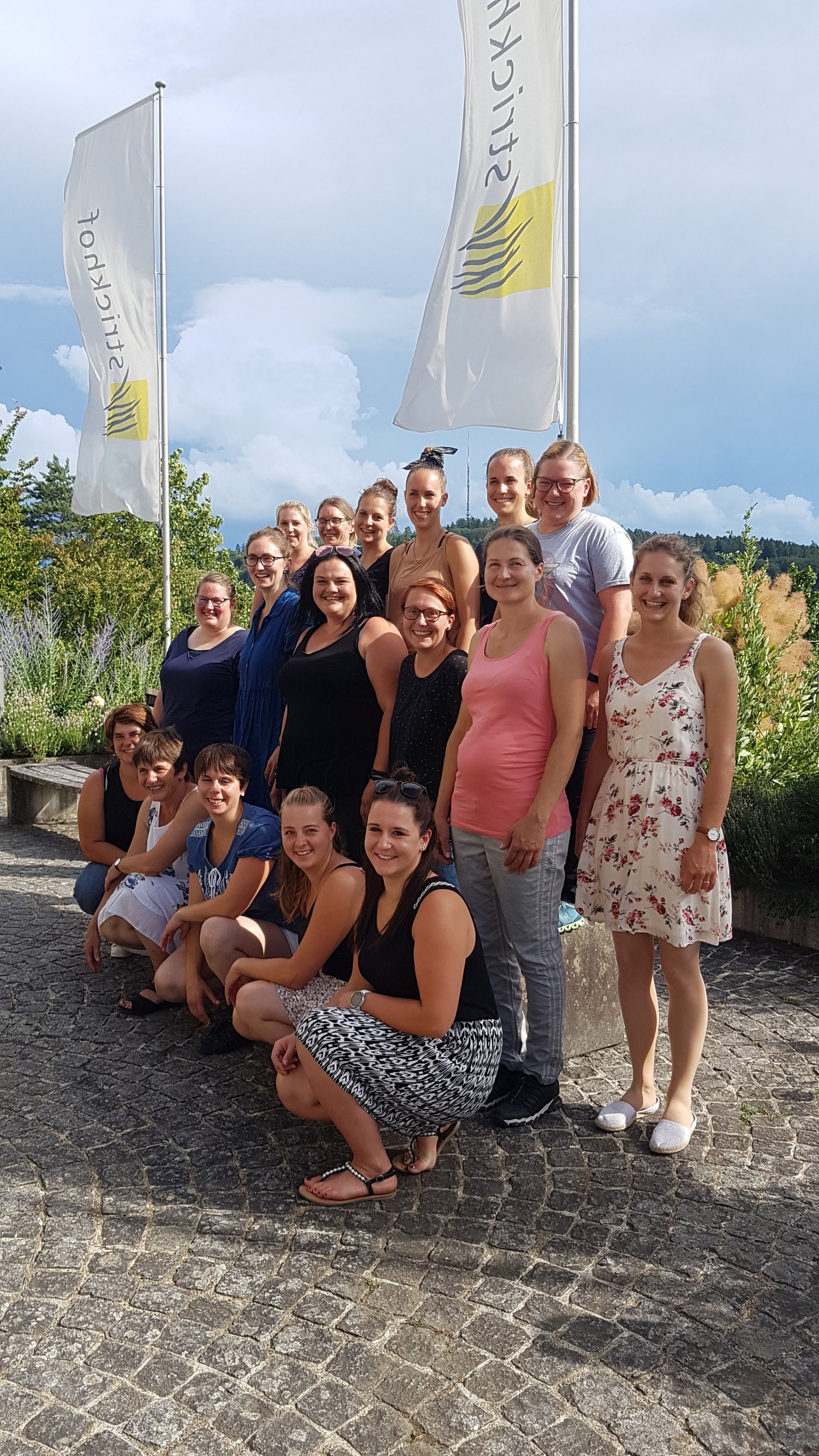 Diese Teilnehmerinnen der Fachausbildung Bäuerin feierten bereits am 1. Juli.Für den Abschluss Bäuerin gab es am Strickhof nur eine kleine Freier. 
